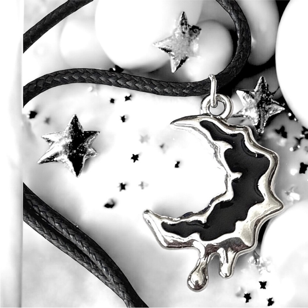 5 For $25💫Melting Crescent Moon Pendant